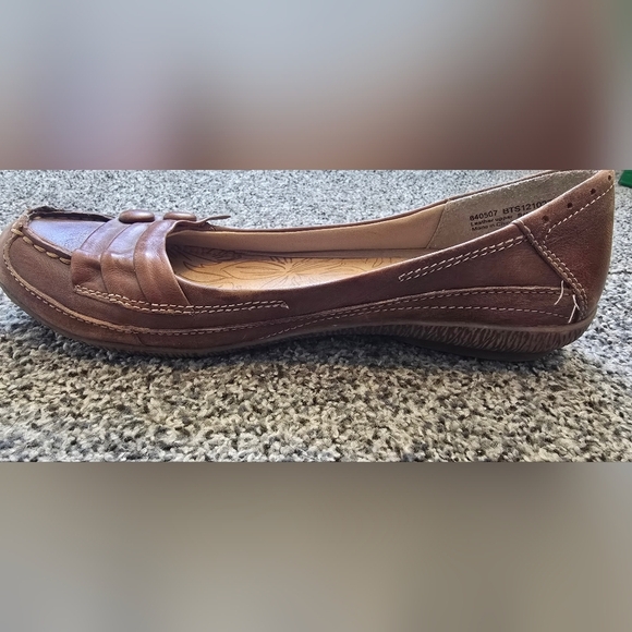 Sandhills Collection Shoes Slip On Leather Pleated Button Detail Tan Size8.5M - Picture 3 of 12